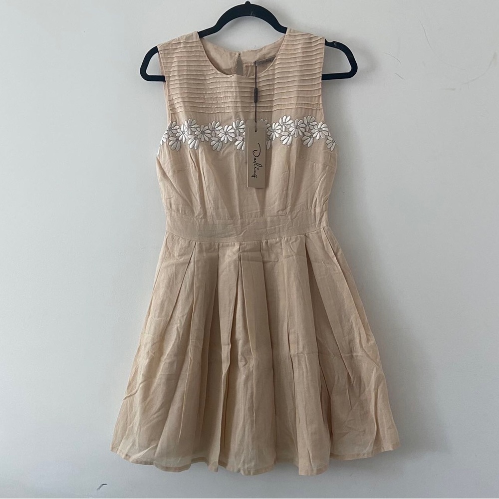 Darling Dress with Daisy Embroidery Size Small